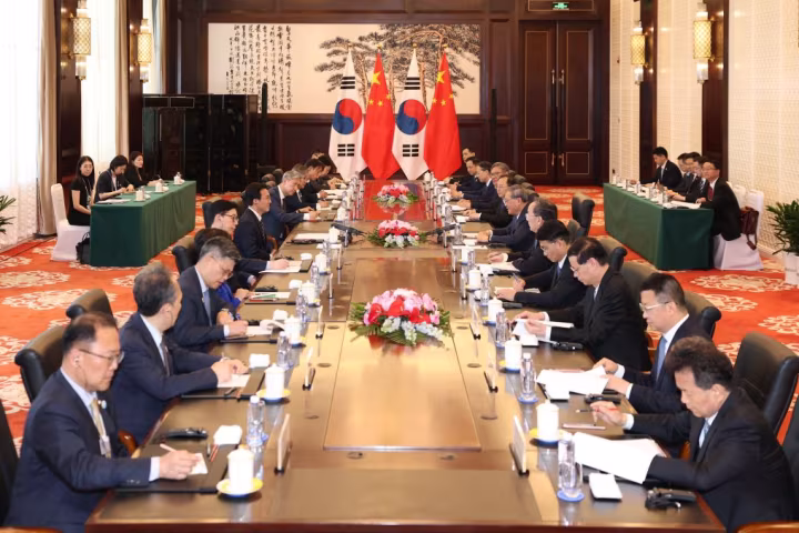 တရုတ်နိုင်ငံ ဝန်ကြီးချုပ်နှင့် တောင်ကိုရီးယားနိုင်ငံ ဝန်ကြီးချုပ် တွေ့ဆုံဆွေးနွေး