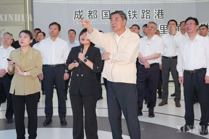 ခေတ်မီအသွင်ပြောင်း စက်မှုလုပ်ငန်းစနစ် ထူထောင်ရေးအတွက် အရှိန်မြှင့်ကြိုးပမ်းကြရန် တရုတ်နိုင်ငံ ဒုတိယဝန်ကြီးချုပ် တိုက်တွန်း