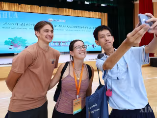 တရုတ်နိုင်ငံသို့ အမေရိကန်ပြည်သူများစွာ လာရောက်လည်ပတ်ဖလှယ်ရန် ကြိုဆိုကြောင်း တရုတ်နိုင်ငံခြားရေးဝန်ကြီးဌာန ဆို