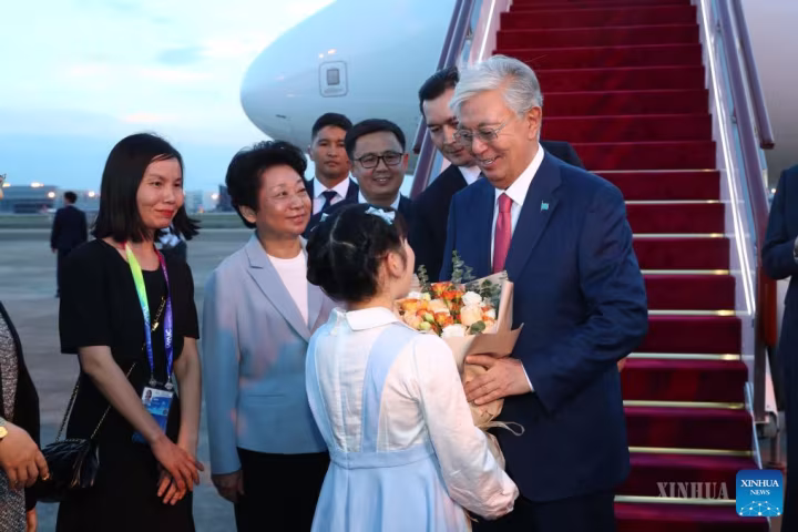 ၂၀၂၆ ခုနှစ် ကမ္ဘာ့ဉာဏ်ရည်တုညီလာခံအတွက် ကာဇက်စတန်နိုင်ငံ သမ္မတ ရှန်ဟိုင်းမြို့သို့ ရောက်ရှိ