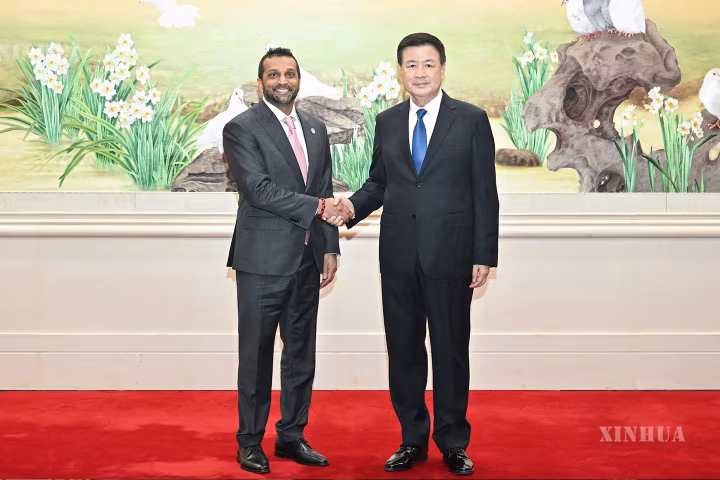 ဝမ်ရှောင်ဟုန်နှင့် အမေရိကန် ဖက်ဒရယ် စုံစမ်းစစ်ဆေးရေးဗျူရို (FBI) ညွှန်ကြားရေးမှူး Kash Patel တွေ့ဆုံဆွေးနွေး