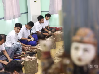 မြန်မာ့ရိုးရာ ကြိုးဆွဲရုပ်သေးရုပ် ပြုလုပ်ခြင်း အတတ်ပညာသင်တန်း ရန်ကုန်မြို့တွင် ဖွင့်လှစ်