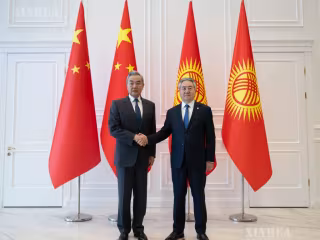 တရုတ်နိုင်ငံခြားရေးဝန်ကြီးနှင့် ကာဂျစ္စတန်နိုင်ငံခြားရေးဝန်ကြီး တွေ့ဆုံဆွေးနွေး
