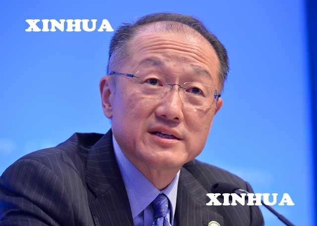 ကမာၻ႔ဘဏ္ ဥကၠဌ Jim Yong Kim မွ IMF- World bank ဆိုင္ရာ သတင္းစာ ရွင္းလင္းပြဲ တက္ေရာက္ေနစဥ္ (Xinhua)