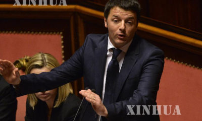 အီတလီ ႏိုင္ငံ ဝန္ႀကီးခ်ဳပ္ Matteo Renzi အား အီတလီ ႏိုင္ငံ လႊတ္ေတာ္အတြင္း မိန္႔ခြန္း ေျပာၾကား ေနစဥ္ (ဆင္ဟြာ)