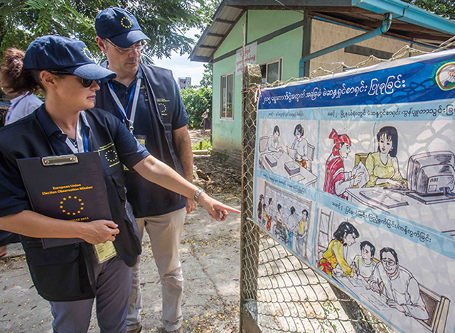 ဥေရာပ သမဂၢ ေရြးေကာက္ပြဲ ေစာင့္ၾကည့္ ေလ့လာေရး အဖြဲ႕ အား ျမင္ေတြ႔ရစဥ္ (ဓာတ္ပံု- www.eueom.eu)