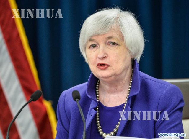 Fed ဥကၠ႒ Janet Yellen ဒီဇင္ဘာ ၁၆ ရက္က သတင္းစာရွင္းလင္းပြဲ၌ မိန္႔ခြန္းေျပာၾကားေနစဥ္ (ဆင္ဟြာ)