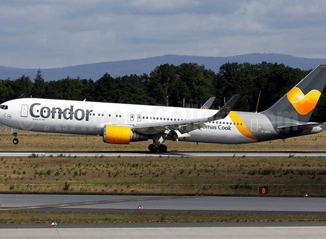 ဂ်ာမနီ ႏိုင္ငံ ပိုင္ Condor Airlines မွ ခရီးသည္ ေလယာဥ္ တစ္စင္းအား ေတြ႔ရစဥ္ (ဓာတ္ပံု-အင္တာနက္)