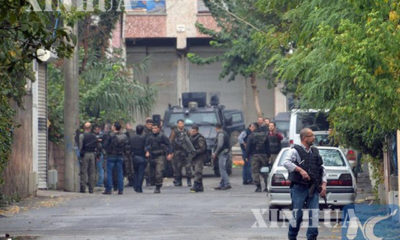 တူရကီ၌ (IS) အဖြဲ႕ဝင္မ်ား အျဖစ္ သံသယ ရွိရသူမ်ားအား ရဲတပ္ဖြဲ႕ဝင္မ်ားက စစ္ဆင္ေရးမ်ား ျပဳလုပ္ရွာေဖြေနစဥ္ (ဆင္ဟြာ)