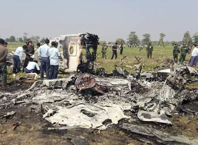 နေပြည်တော်အနီး ပျက်ကျ သွားသော တပ်မတော်လေမှ လေယာဉ်တစ်စီးအား တွေ့ရစဉ် (ဓာတ်ပုံ-MRTV)