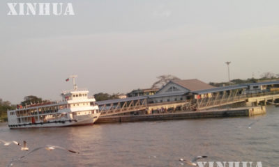 လက်ရှိတွင် ရန်ကုန်နှင့် သွားလာရေးအတွက် အဓိက အားထားနေရသော ကူးတို့သင်္ဘောတစ်စီးကို ဒလဘက်ဆိပ်ကမ်းတွင် တွေ့ရစဉ် (ဆင်ဟွာ)
