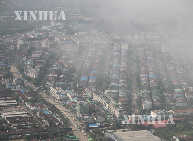 စက်မှုလုပ်ငန်းများ တိုးတက်လာသည့် နှင့် အမျှ ရန်ကုန်မြို့၏ လေထုညစ်ညမ်းမှု မြင့်တက်လာနေသည် ကိုတွေ့ရစဉ် (ဆင်ဟွာ)