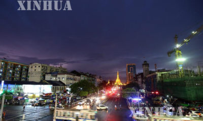 ရန်ကုန်မြို့လယ် လူစည်ကားရာ မြို့နယ်များအား လျှပ်စစ်မီး ဖြန့်ဖြူးထားစဉ် (ဆင်ဟွာ)