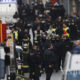 ပြင်သစ်နိုင်ငံ၊Saint-Denis မြို့တွင် ၂၀၁၅ ခုနှစ် နိုဝင်ဘာလ ၁၈ရက်နေ့ ၌ အကြမ်းဖက်မှု ဖြစ်ပွားပြီး ရဲတပ်ဖွဲ့များရောက်ရှိလာစဉ် (ဆင်ဟွာ)