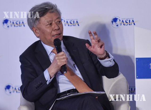 AIIB ဥက္ကဋ္ဌ ကျင်းလီကွမ်အား အာရှ Boao ဖိုရမ်၌ ဆွေးနွေးနေစဉ် (ဆင်ဟွာ)
