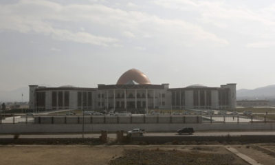 ကဘူးလ်ရှိ အာဖဂန်လွှတ်တော်အဆောက်အအုံအား မြင်တွေ့ရစဉ်-အင်တာနက်