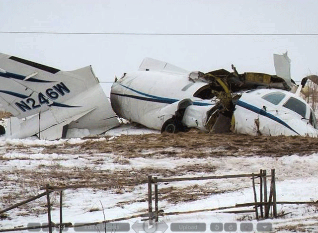ကနေဒါနိုင်ငံ ကွီဘက်ပြည်နယ်တွင် ပျက်ကျခဲ့သည့် လေယာဉ်ငယ်အားတွေ့ရစဉ် (ဓာတ်ပုံ-အင်တာနက်)
