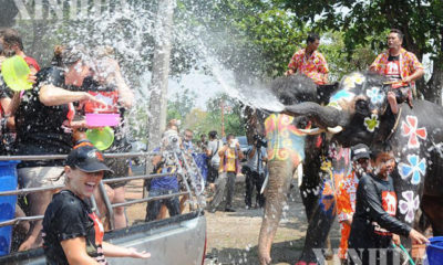 ထိုင်းနိုင်ငံတွင် ၂ဝ၁၆ ခုနှစ် ဆွန်ကရမ် ( သြင်္ကန်) ပွဲတော်ကို ပြည်သူများ ပျော်ရွှင်စွာ ဆင်နွှဲနေစဉ် ( ဆင်ဟွာ )