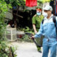 ဗီယက်နမ်နိုင်ငံ ဆင်ခြေဖုံးရပ်ကွက်များတွင် ဇီကာဗိုင်းရပ်စ် ကြိုတင် ကာကွယ် နှိမ်နင်းရေး အတွက် ခြင်ဆေးဖြန်းနေပုံ ( ဓာတ်ပုံ - အင်တာနက် )