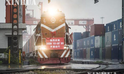တရုတ်နိုင်ငံ ဝူဟန်မြို့မှ ပြင်သစ်နိုင်ငံသို့ တိုက်ရိုက် ပြေးဆွဲမည့် ကုန်ရထားအား တွေ့ရစဉ် (ဆင်ဟွာ)