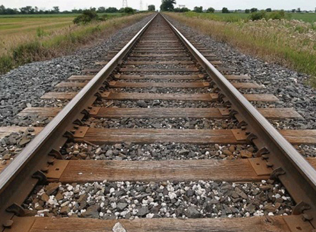 ဘင်္ဂလားဒေ့ရှ် ရထားလမ်းပိုင်း တစ်နေရာအား တွေ့ရစဉ် (ဓာတ်ပုံ- အင်တာနက်)