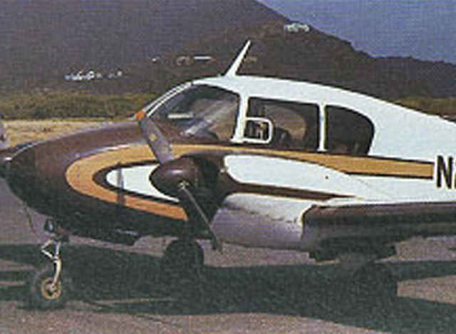 အင်ဂျင်၂ လုံး တပ် Piper Apache အမျိုးအစား လေယာဉ် တစ်စီးအားတွေ့ရစဉ် (ဓာတ်ပုံ- အင်တာနက်)