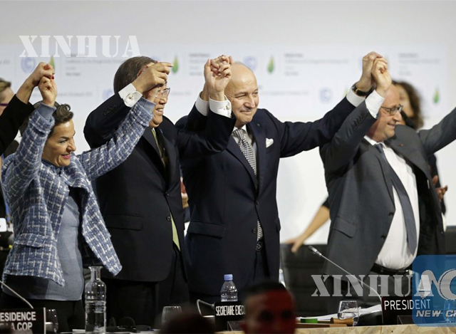 ၂၀၁၅ ခုနှစ် ကမ္ဘာ့ရာသီဥတု ပြောင်းလဲခြင်းဆိုင်ရာ ညီလာခံ၌ ကမ္ဘာ့ခေါင်းဆောင်များအား တွေ့ရစဉ် (ဆင်ဟွာ)