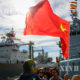တောင်အာဖရိကနိုင်ငံ ဆိုင်မွန် ဆိပ်ကမ်းသို့ရောက်ရှိလာသော တရုတ်နိုင်ငံမှ ချစ်ကြည်ရေး စစ်သင်္ဘောများအား တွေ့ရစဉ်(ဆင်ဟွာ)
