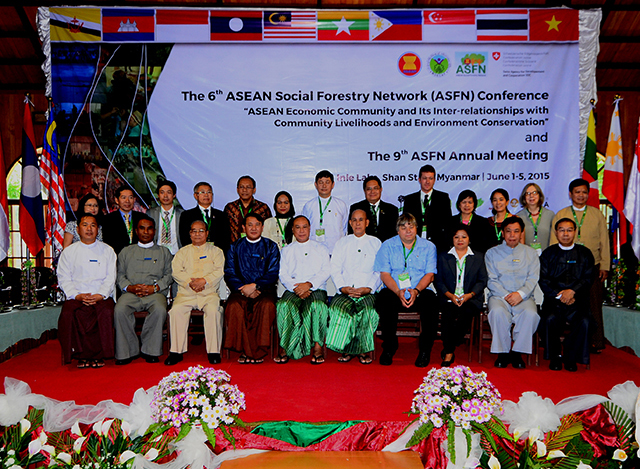 ၉ ကြိမ်မြောက် အာဆီယံ လူမှု သစ်တော ပညာဆိုင်ရာ ကွန်ရက် အစည်းအဝေး အား ၂၀၁၅ ခုနှစ် ဇွန်လ က မြန်မာနိုင်ငံ၌ ကျင်းပခဲ့စဉ် (ဓာတ်ပုံ- အင်တာနက်)
