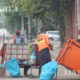 စည်ပင်မှ အမှိုက်များသိမ်းဆည်းနေစဉ် (ဆင်ဟွာ)