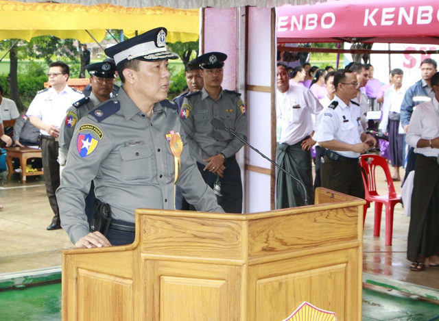 (၂၉) ကြိမ်မြောက် အပြည်ပြည်ဆိုင်ရာ မူးယစ်ဆေးဝါး အလွဲသုံးမှုနှင့် တရားမဝင် ရောင်းဝယ်မှု တိုက်ဖျက်ရေးနေ့ အထိမ်းအမှတ် အခမ်းအနား၌ ရန်ကုန်တိုင်းဒေသကြီး ရဲတပ်ဖွဲ့မှူး ရဲမှူးချုပ် ဝင်းနိုင် မိန့်ခွန်းပြောကြားစဉ် (ဓာတ်ပုံ-Yangon Police)