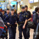 ၂ဝ၁၆ ခုနှစ် မတ်လ ၂၂ ရက်က ဆွီဒင်နိုင်ငံ ဘရပ်ဆဲလ် လေဆိပ် တိုက်ခိုက်ခံရပြီးနောက် လုံခြုံရေးတပ်ဖွဲ့ဝင်များ ကင်းလှည့်နေစဉ် (ဆင်ဟွာ)
