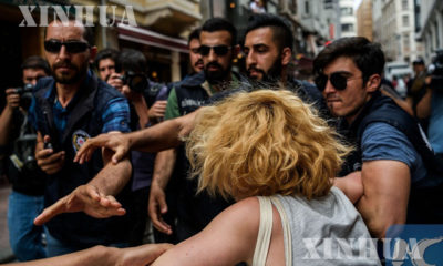 ဂေး ချီတက်ပွဲအား တူရကီ အဓိကရုဏ်းဖြိုခွင်းရေး ရဲများက နှိမ်နင်းနေစဉ် (ဆင်ဟွာ)