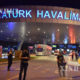 ဗုံးပေါက်ကွဲမှု ဖြစ်ပွားခဲ့သည့် Ataturk လေဆိပ်၌ လုံခြုံရေး တပ်ဖွဲ့ဝင်များ တာဝန် ထမ်းဆောင်နေစဉ် (ဆင်ဟွာ)
