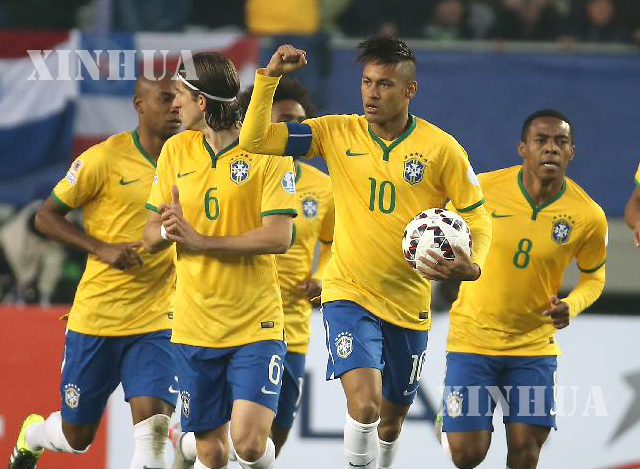 ကိုပါအမေရိကဖလား၂ဝ၁၆ ပြိုင်ပွဲဝင် ဘရာဇီးလက်ရွေးစင် ဘောလုံးအသင်းအားတွေ့ရစဉ်(ဆင်ဟွာ)
