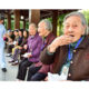 တရုတ်နိုင်ငံရှိ သက်ကြီးစောင့်ရှောက်မှု ဂေဟာ တစ်ခုတွင် သက်ကြီးရွယ်အိုများအား တွေ့ရစဉ် (ဓာတ်ပုံ- အင်တာနက်)