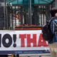 “THAAD” ဒုံးကျည် ကာကွယ်ရေး စနစ် အား စမ်းသပ် နေသည်ကို မြင်တွေ့ရစဉ်(ဆင်ဟွာ)