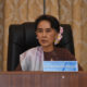 နိုင်ငံတော်၏ အတိုင်ပင်ခံ ပုဂ္ဂိုလ် ဒေါ်အောင်ဆန်းစုကြည် အား ဗဟိုကော်မတီ လုပ်ငန်း ညှိနှိုင်း အစည်းအဝေးတွင် တွေ့ရစဉ် (ဓာတ်ပုံ-Myanmar State Counsellor Office)