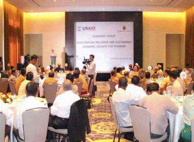 မြန်မာ့စီးပွား ရေးတိုးတက်မှု အရှိန်မြှင့်တင်ရေး အလုပ်ရုံ ဆွေးနွေးပွဲအား တွေ့ရစဉ် (ဓာတ်ပုံ-M.O.I)