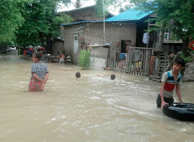 ချမ်းမြသာစည်မြို့နယ်တွင် ရေကြီးရေလျှံမှုအားတွေ့ရစဉ် (M.O.I)