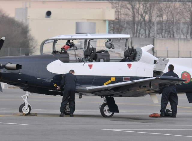 T6-C Texan II လေယာဉ် တစ်စင်းအား တွေ့ရစဉ် (ဓာတ်ပုံ- အင်တာနက်)