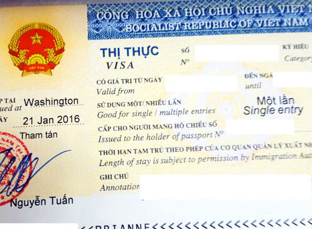 ဗီယက်နမ်နိုင်ငံ လူဝင်မှုကြီးကြပ်ရေးဌာနမှ ထုတ်ပေးသည့် ဗီဇာပုံစံစာရွက်အားတွေ့ရစဉ်(ဓာတ်ပုံ-အင်တာနက်)