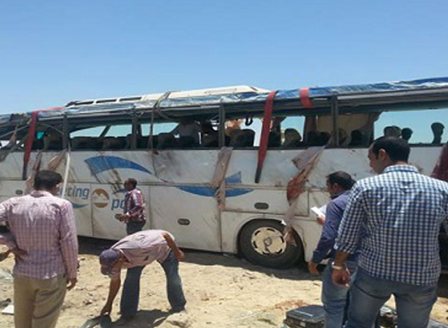 အီဂျစ်နိုင်ငံတွင် ဖြစ်ပွားခဲ့သည့် ယာဉ်တိုက်မှုတစ်ခုအားတွေ့ရစဉ် (ဓါတ်ပုံ-အင်တာနက်)