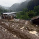 မက္ကဆီကိုနိုင်ငံVeracruz ပြည်နယ်တွင် မိုးသည်းထန်စွာ ရွာသွန်းမှုကြောင့် မြေပြိုမှုဖြစ်ပွားနေစဉ် (ဓာတ်ပုံ-အင်တာနက်)