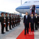 ၁၉ကြိမ်မြောက် အာဆီယံ-တရုတ် ထိပ်သီးအစည်းအဝေးပွဲသို့ တက်ရောက်လာသည့် တရုတ်ဝန်ကြီးချုပ် လီခဲ့ချန်အားတွေ့ရစဉ် (ဆင်ဟွာ)