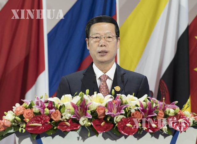 တရုတ်နိုင်ငံဒုတိယဝန်ကြီးချုပ် ကျန်ကောလိက တရုတ်-အာဆီယံ ကုန်စည်ပြပွဲတွင် အဖွင့်မိန့်ခွန်းပြောကြားနေစဉ် (ဆင်ဟွာ)