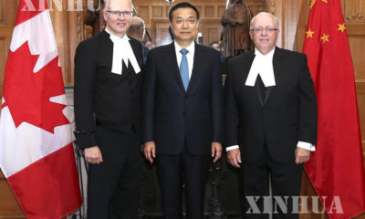 တရုတ်နိုင်ငံ ဝန်ကြီးချုပ် လီခဲ့ချန် (လယ်)၊ ကနေဒါနိုင်ငံ အထက်လွှတ်တော် ဥက္ကဋ္ဌ ဂျော့ရှ် ဖူရေး (ယာ) နှင့် အောက်လွှတ်တော် ဥက္ကဋ္ဌ ဂျက်ဖ် ရီဂန်တို့အား တွေ့ရစဉ် (ဆင်ဟွာ)