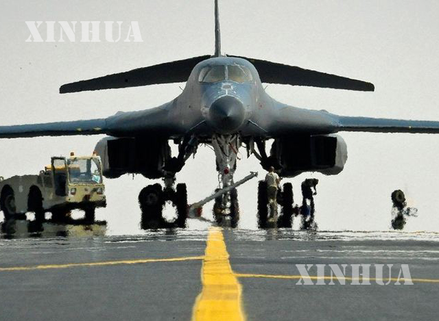 B-1B ဗုံးကြဲလေယာဉ်အား တွေ့ရစဉ် (ဆင်ဟွာ)