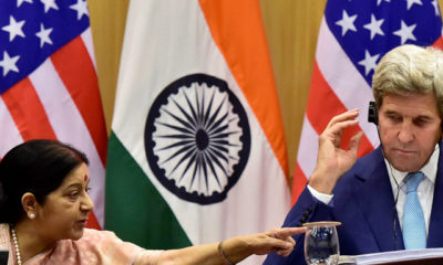 အမေရိကန်နိုင်ငံခြားရေးဝန်ကြီး(ယာ) နှင့် အိန္ဒိယနိုင်ငံခြားရေးဝန်ကြီး(ဝဲ) တို့အား အတူတကွတွေ့ရစဉ်(ဓာတ်ပုံ-အင်တာနက်)