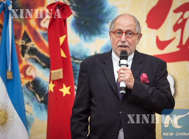 တရုတ်နိုင်ငံဆိုင်ရာ အာဂျင်တီးနားသံအမတ်ကြီး Diego Guelar အားတွေ့ရစဉ်(ဆင်ဟွာ)
